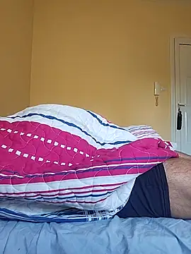 Snapshot of Nesch82 chatting on February 20, 2026, 6:59 am Nesch82 online show from February 20, 2026, 6:59 am