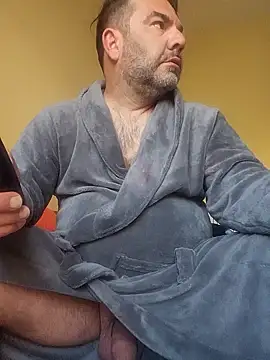 Nesch82 online show from March 8, 2026, 5:44 am