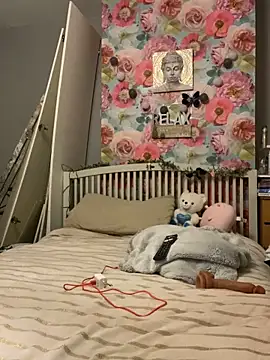 Sassylady online show from December 19, 2025, 8:55 pm