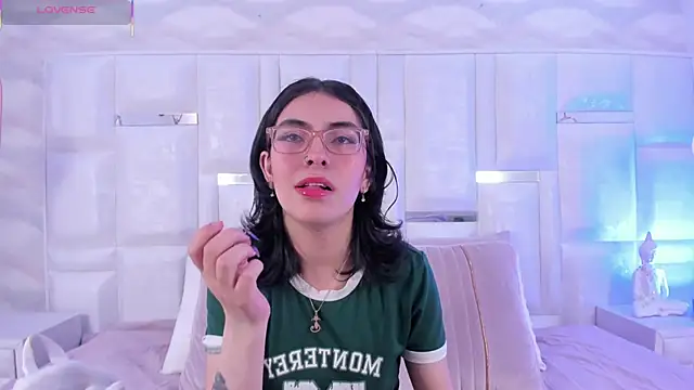 Snapshot of Im_Molly_Angel chatting on November 10, 2025, 8:03 pm Im Molly Angel online show from November 10, 2025, 8:03 pm