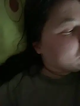 Snapshot of Kemeli008 chatting on November 3, 2025, 9:02 am Kemeli008 online show from November 3, 2025, 9:02 am