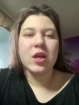 Snapshot of Kemeli008 chatting on October 28, 2025, 11:20 am Kemeli008 online show from October 28, 2025, 11:20 am