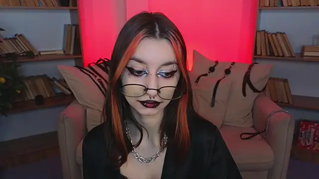 Snapshot of Mistress__Marcelline chatting on January 15, 2026, 10:40 am Mistress Marcelline online show from January 15, 2026, 10:40 am