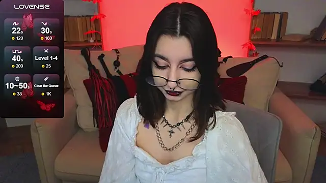 Snapshot of Mistress__Marcelline chatting on October 6, 2025, 9:32 am Mistress Marcelline online show from October 6, 2025, 9:32 am