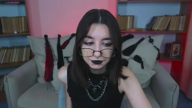 Snapshot of Mistress__Marcelline chatting on September 13, 2025, 9:53 am Mistress Marcelline online show from September 13, 2025, 9:53 am