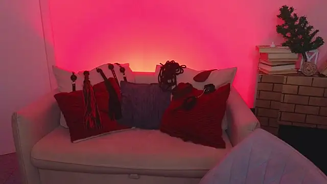 Snapshot of Mistress__Marcelline chatting on December 18, 2025, 10:08 am Mistress Marcelline online show from December 18, 2025, 10:08 am