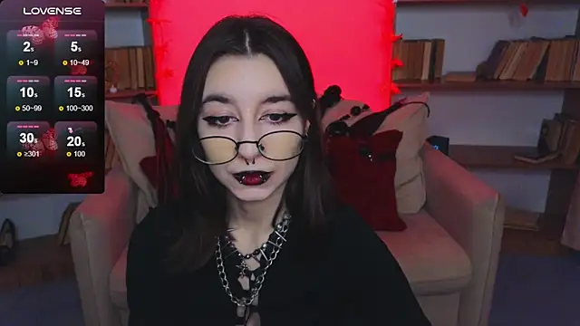 Snapshot of Mistress__Marcelline chatting on September 25, 2025, 10:43 am Mistress Marcelline online show from September 25, 2025, 10:43 am