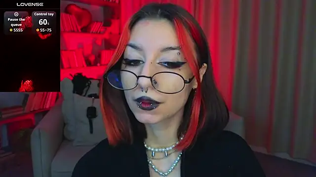 Snapshot of Mistress__Marcelline chatting on February 20, 2026, 9:44 am Mistress Marcelline online show from February 20, 2026, 9:44 am