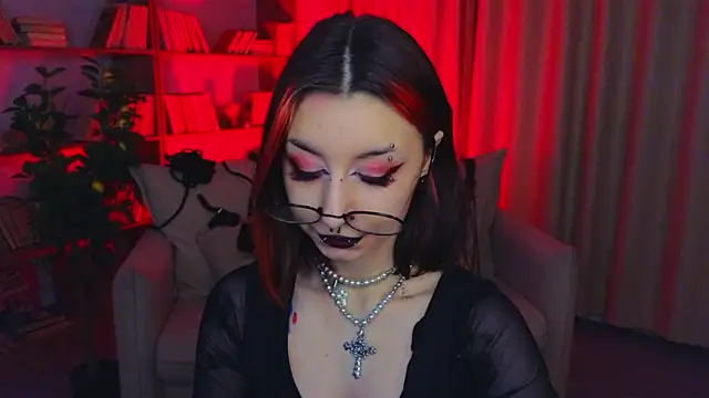 Snapshot of Mistress__Marcelline chatting on February 26, 2026, 10:37 am Mistress Marcelline online show from February 26, 2026, 10:37 am