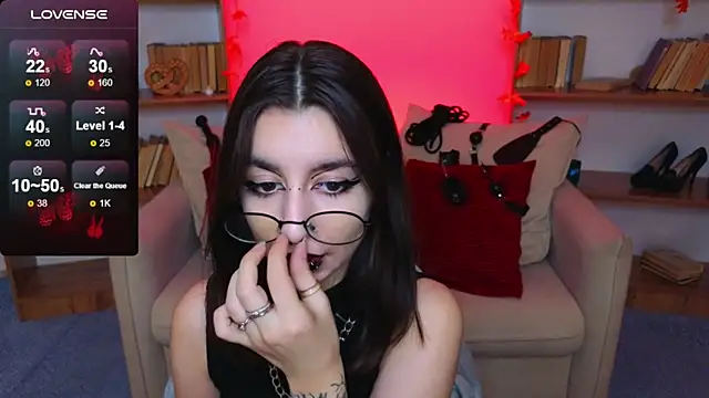 Snapshot of Mistress__Marcelline chatting on October 4, 2025, 10:06 am Mistress Marcelline online show from October 4, 2025, 10:06 am