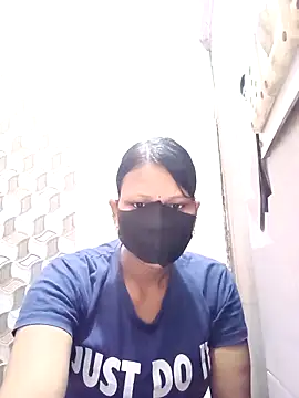 Snapshot of varnika chatting on October 24, 2025, 6:07 pm varnika online show from October 24, 2025, 6:07 pm