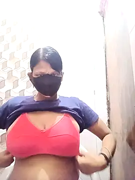 Snapshot of varnika chatting on September 15, 2025, 7:36 pm varnika online show from September 15, 2025, 7:36 pm