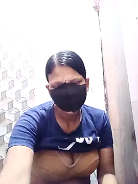 Snapshot of varnika chatting on September 18, 2025, 9:34 am varnika online show from September 18, 2025, 9:34 am