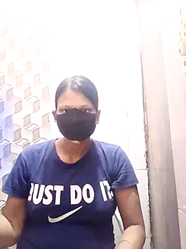 Snapshot of varnika chatting on September 23, 2025, 8:32 am varnika online show from September 23, 2025, 8:32 am