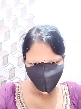 Snapshot of varnika chatting on September 10, 2025, 8:13 am varnika online show from September 10, 2025, 8:13 am