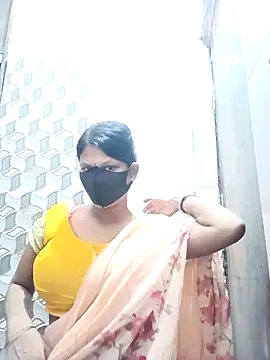 Snapshot of varnika chatting on September 11, 2025, 9:31 am varnika online show from September 11, 2025, 9:31 am