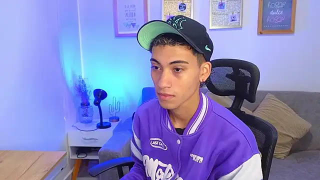 Snapshot of yulian_vasquez chatting on December 5, 2025, 12:26 pm yulian vasquez online show from December 5, 2025, 12:26 pm