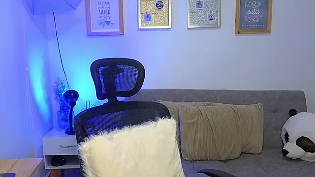 Snapshot of yulian_vasquez chatting on November 21, 2025, 12:26 pm yulian vasquez online show from November 21, 2025, 12:26 pm