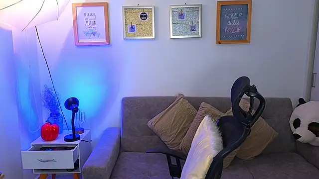 Snapshot of yulian_vasquez chatting on November 11, 2025, 12:22 pm yulian vasquez online show from November 11, 2025, 12:22 pm