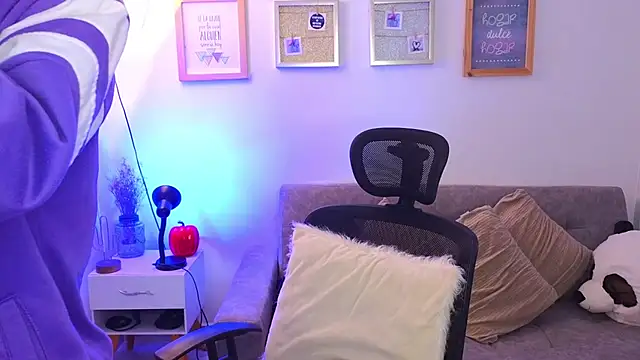 Snapshot of yulian_vasquez chatting on November 7, 2025, 12:21 pm yulian vasquez online show from November 7, 2025, 12:21 pm