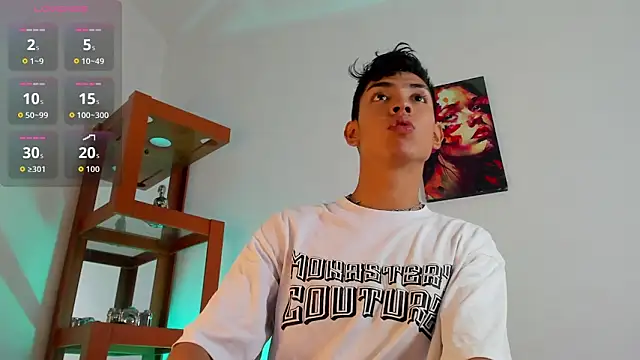 LoganTwink18 online show from December 4, 2025, 12:59 pm