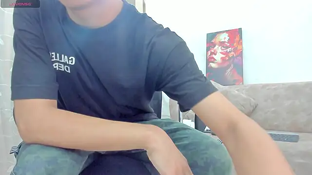 LoganTwink18 online show from March 24, 2026, 1:33 pm