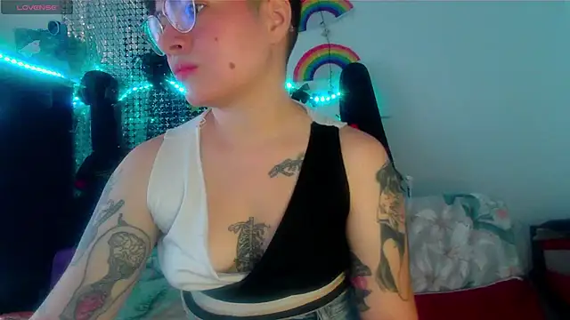 Snapshot of Mitsuha_gate chatting on November 24, 2025, 1:44 pm Mitsuha gate online show from November 24, 2025, 1:44 pm