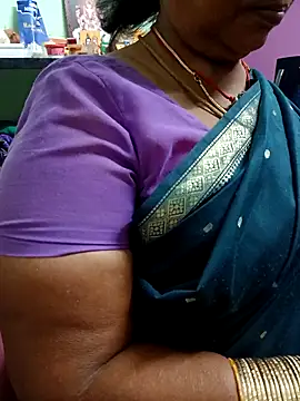 Snapshot of amuthasree chatting on September 23, 2025, 11:56 pm amuthasree online show from September 23, 2025, 11:56 pm