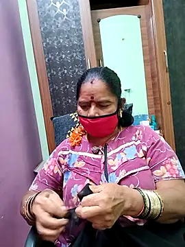 Snapshot of amuthasree chatting on October 18, 2025, 4:47 am amuthasree online show from October 18, 2025, 4:47 am