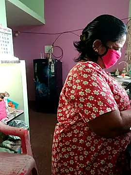 Snapshot of amuthasree chatting on September 18, 2025, 1:19 am amuthasree online show from September 18, 2025, 1:19 am