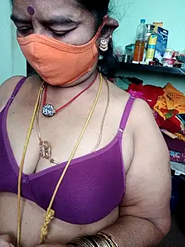 Snapshot of amuthasree chatting on October 17, 2025, 2:04 am amuthasree online show from October 17, 2025, 2:04 am