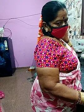 Snapshot of amuthasree chatting on October 8, 2025, 10:43 pm amuthasree online show from October 8, 2025, 10:43 pm