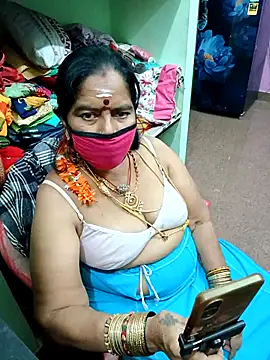 Snapshot of amuthasree chatting on October 13, 2025, 9:05 pm amuthasree online show from October 13, 2025, 9:05 pm