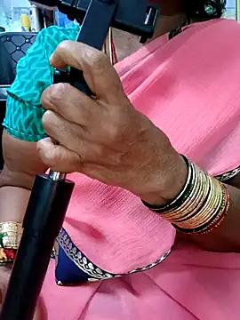 Snapshot of amuthasree chatting on September 25, 2025, 5:41 pm amuthasree online show from September 25, 2025, 5:41 pm