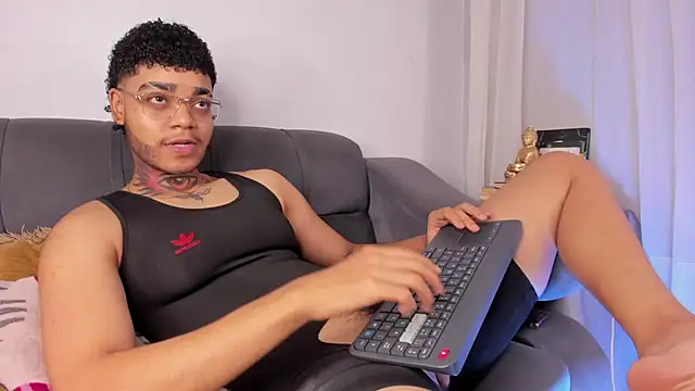 santi xximo online show from November 9, 2025, 10:25 pm