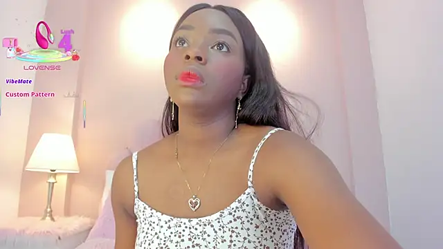 Snapshot of Melanyy_Ebonny chatting on November 8, 2025, 3:43 am Melanyy Ebonny online show from November 8, 2025, 3:43 am