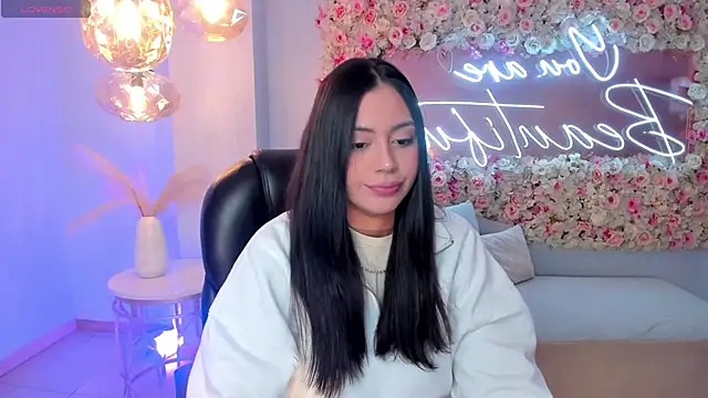 Snapshot of AmbarJames_ chatting on December 14, 2025, 11:16 am AmbarJames online show from December 14, 2025, 11:16 am