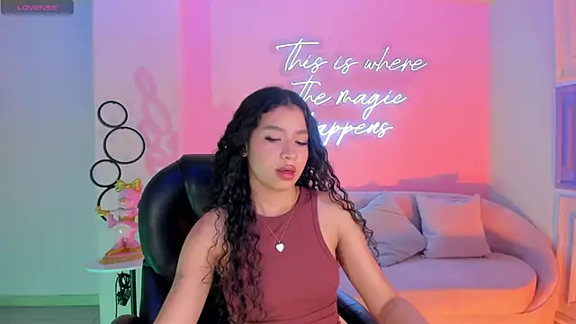 Snapshot of SophieHouston_ chatting on November 22, 2025, 3:49 am SophieHouston online show from November 22, 2025, 3:49 am