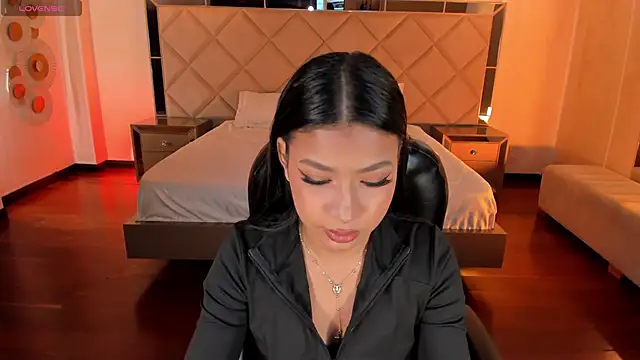 SophieHouston  online show from March 5, 2026, 2:52 am