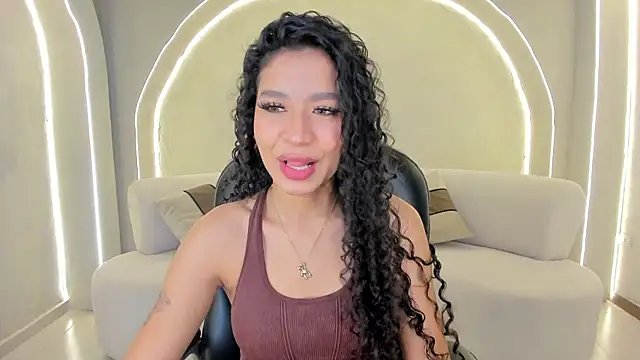 Snapshot of SophieHouston_ chatting on October 24, 2025, 3:38 am SophieHouston online show from October 24, 2025, 3:38 am