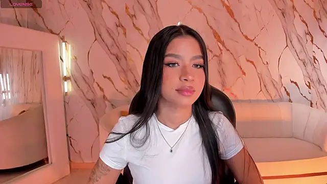 SophieHouston  online show from May 31, 2026, 11:16 pm