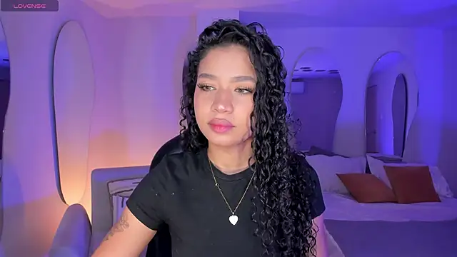 Snapshot of SophieHouston_ chatting on October 26, 2025, 4:13 am SophieHouston online show from October 26, 2025, 4:13 am