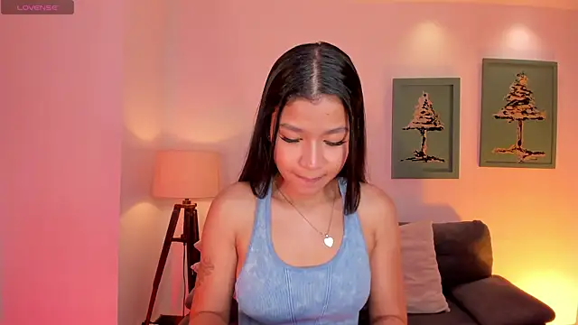 Snapshot of SophieHouston_ chatting on November 4, 2025, 4:27 am SophieHouston online show from November 4, 2025, 4:27 am