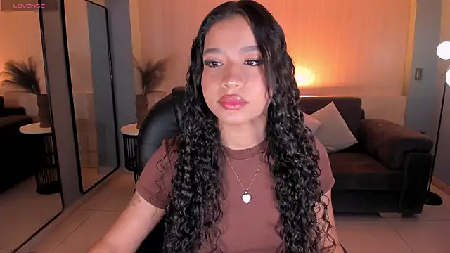 Snapshot of SophieHouston_ chatting on November 22, 2025, 7:24 pm SophieHouston online show from November 22, 2025, 7:24 pm