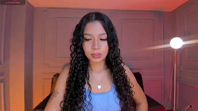 Snapshot of SophieHouston_ chatting on October 29, 2025, 3:38 am SophieHouston online show from October 29, 2025, 3:38 am