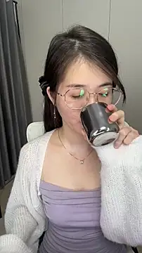 Qianqian-888 online show from December 18, 2025, 1:00 am