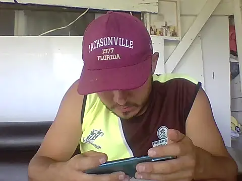 santiii   12 online show from April 11, 2026, 5:27 pm