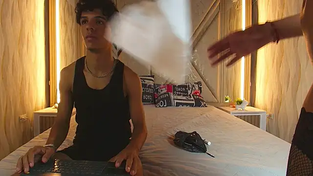 Hotcouple 222 online show from March 19, 2026, 7:30 am