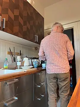 Snapshot of SexyLeon8 chatting on November 21, 2025, 8:46 am SexyLeon8 online show from November 21, 2025, 8:46 am