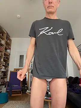 SexyLeon8 online show from April 9, 2026, 6:41 am